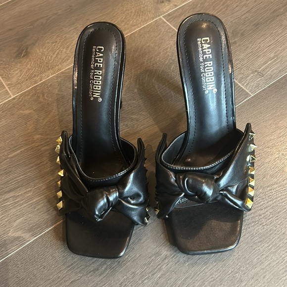 Cape Robbin Darian Slip On Black Open Toe High Heel Clogs with Gold Studs NEW - Picture 16 of 17